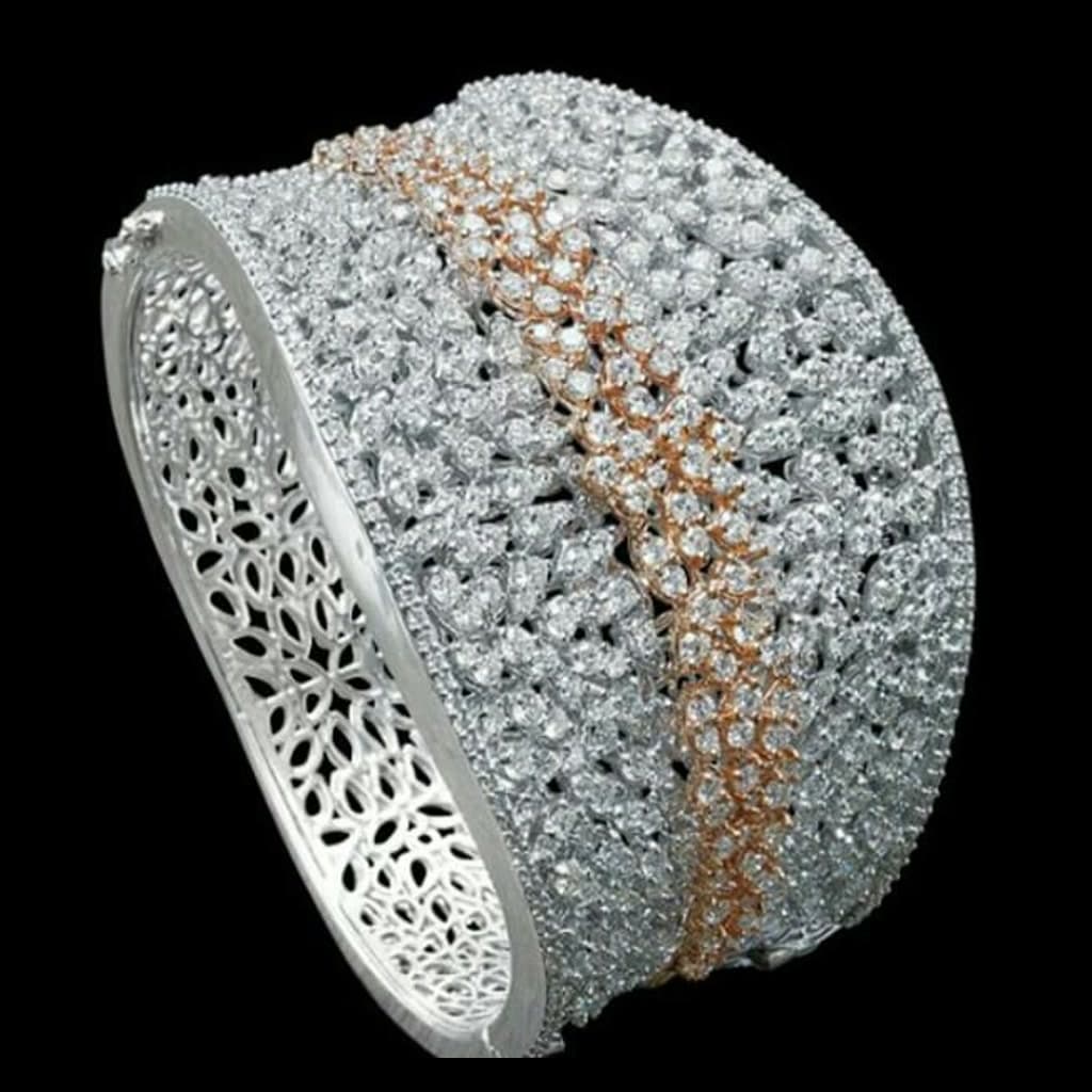 Pavé Vine Bangle — Diamantte Pune
