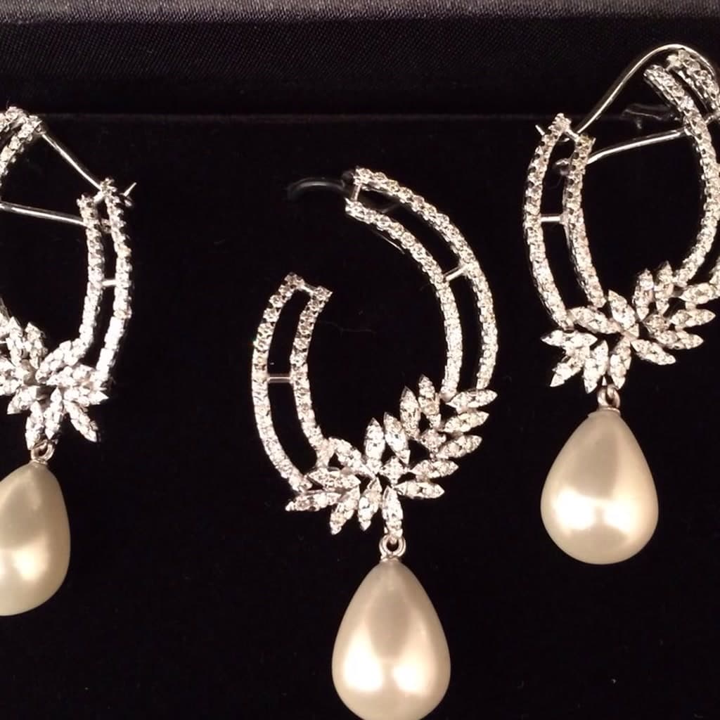 Pearl Drop Ensemble — Diamantte Pune