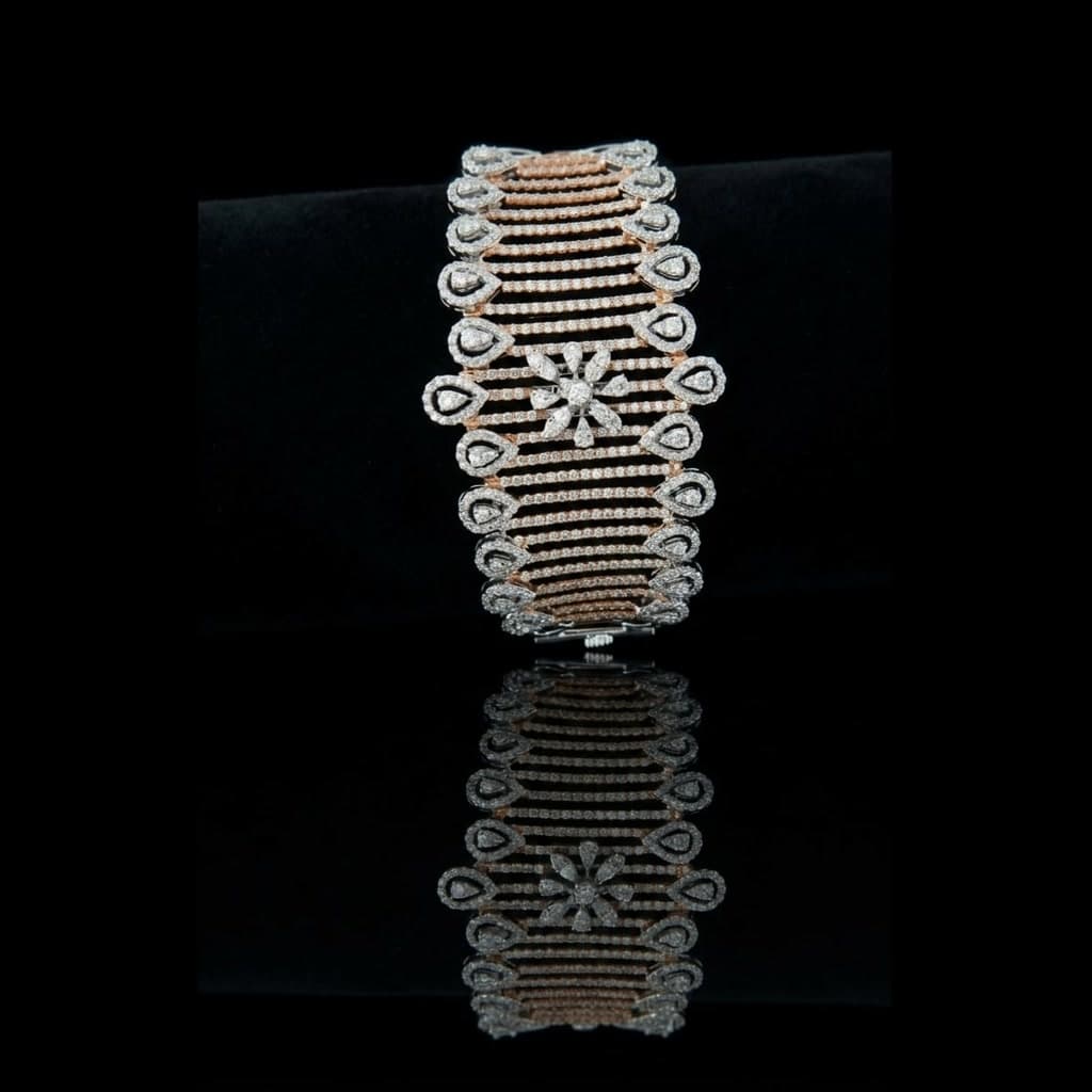 Diamond Petal Cuff — Diamantte Pune